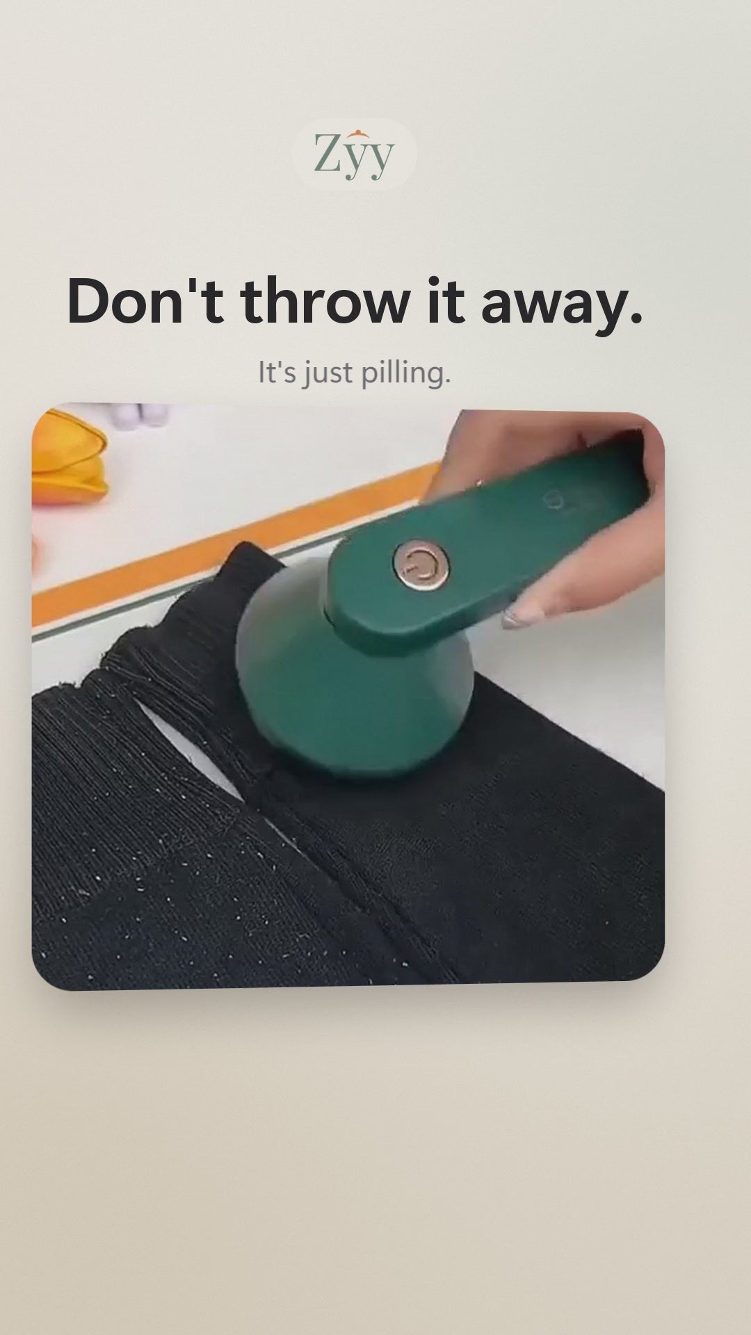 Rechargeable lint remover shaving fuzz off clothes, Zyy video